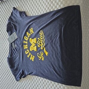 Colosseum michigan go blue v neck women's medium